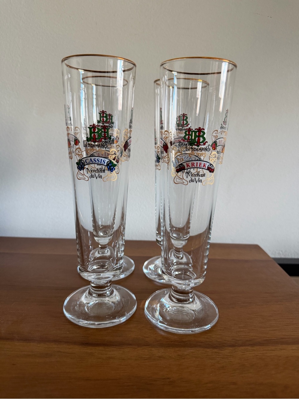 NWOT Set of 4 Lindemans Lambic Glasses - Gold Rims & Watermarked Bases - Picture 2 of 7